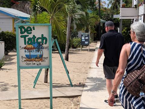 De Tatch — our photo